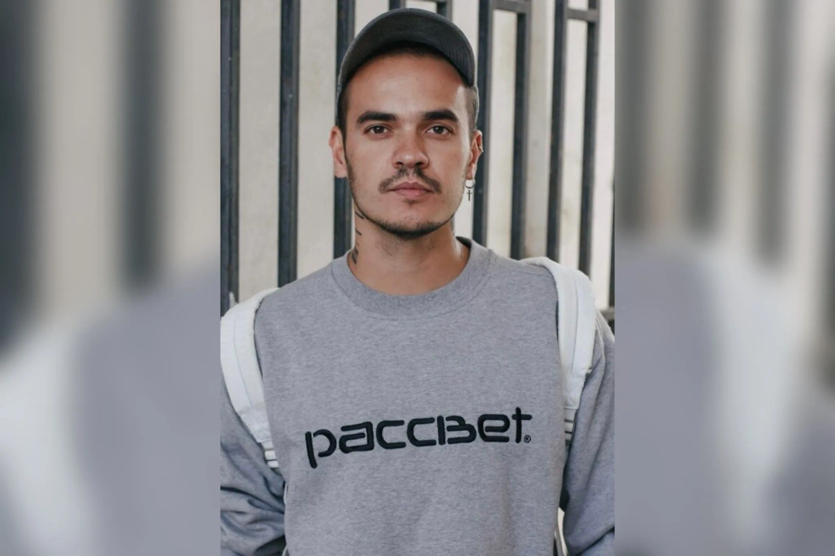 Бывший заместитель главного редактора телеканала «Дождь»* Ренат Давлетгильдеев*. Обложка ©  Wikipedia 