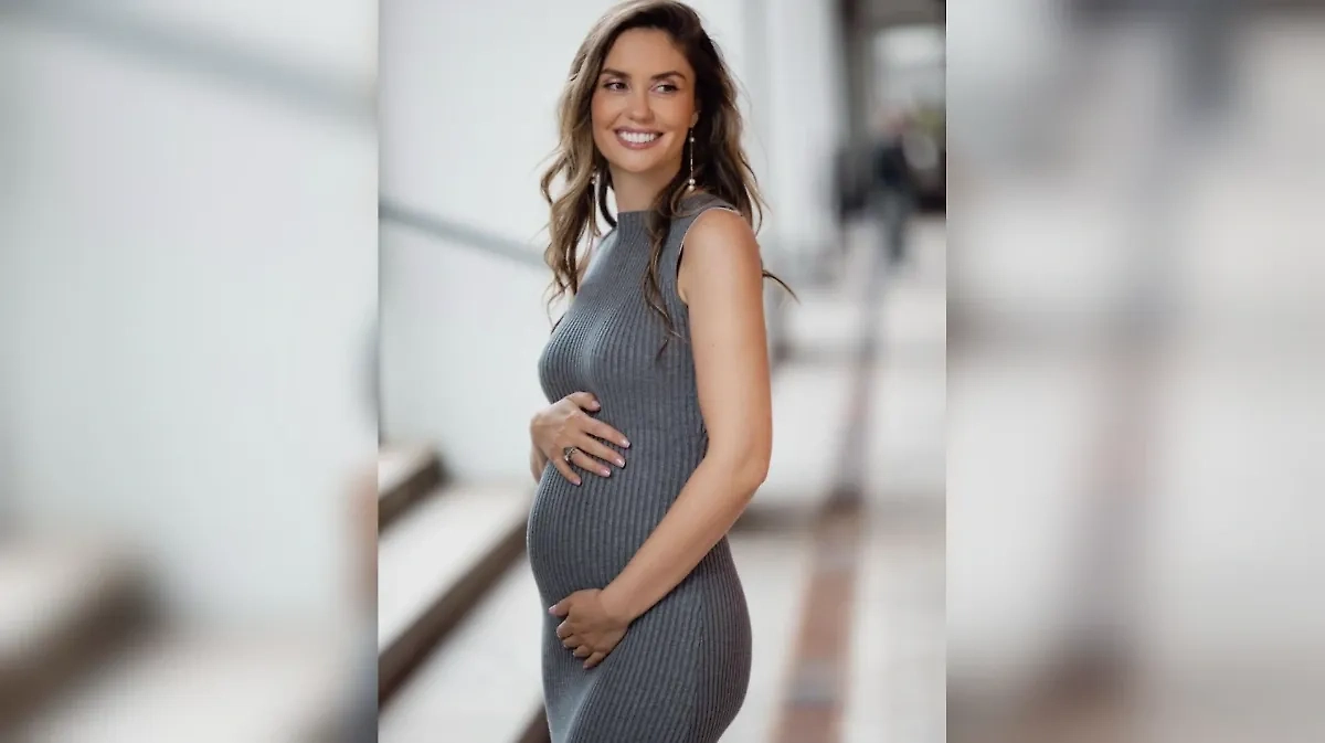 Агата Муцениеце. Обложка © Instagram (признан экстремистской организацией и запрещён на территории Российской Федерации) / agataagata