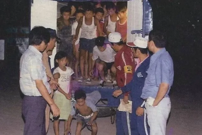 Реальная история концлагеря легла в основу сериала «Игра в кальмара». Фото © YouTube / Mystery Bro