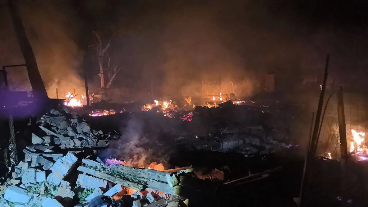 Последствия атаки БПЛА Обложка © Telegram / Александр Хинштейн