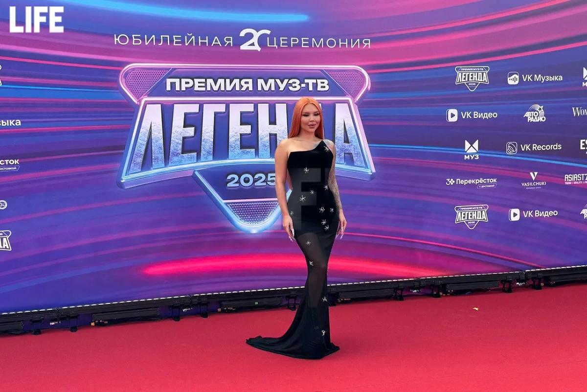 Звёзды на красной дорожке «Премии МУЗ-ТВ». Фото © Life.ru