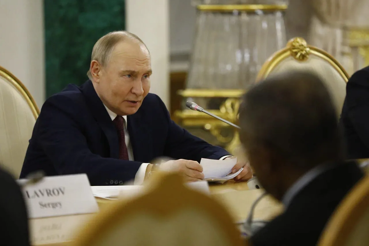 Владимир Путин. Обложка © Life.ru