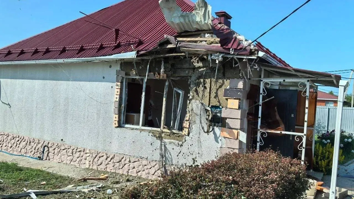 Повреждения в Белгородской области после атаки ВСУ. Фото © Telegram / «Настоящий Гладков»