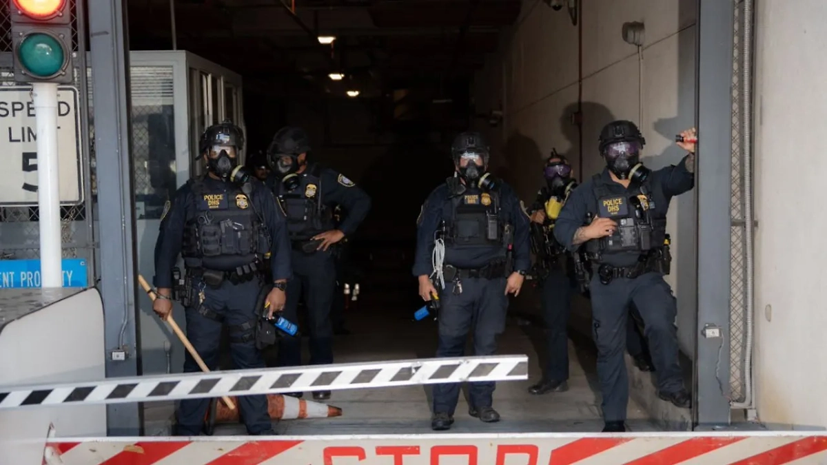 Правоохранители в Лос-Анджелесе. Обложка © X / Jeremy Lindenfeld