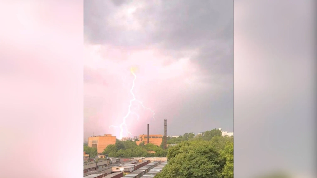 Гроза в Москве. Обложка © Telegram / Твоя Москва