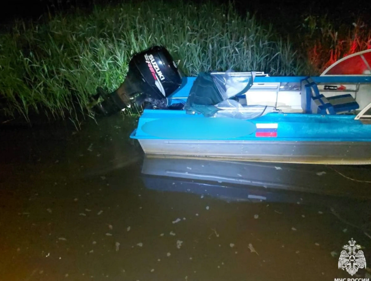 Последствия аварии с участием сапа и катера. Обложка © МЧС РФ