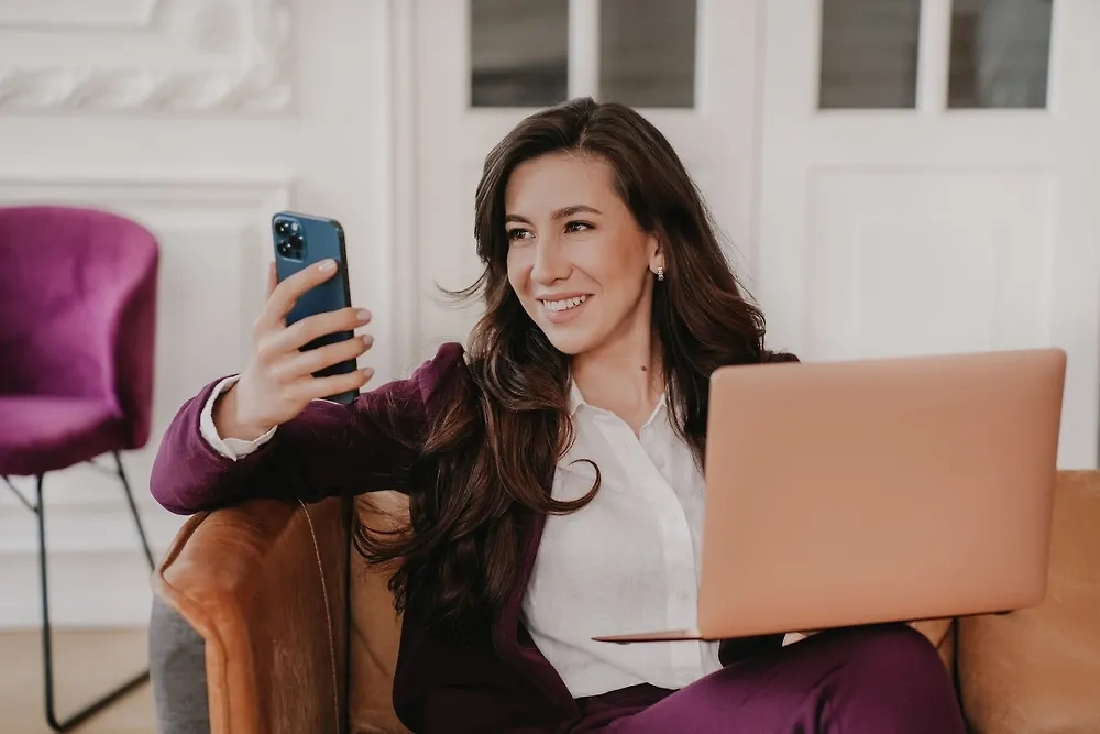 Соцсети стали частью нашей жизни. Теперь нам необходимо там появляться. Фото © Shutterstock / FOTODOM / iona didishvili