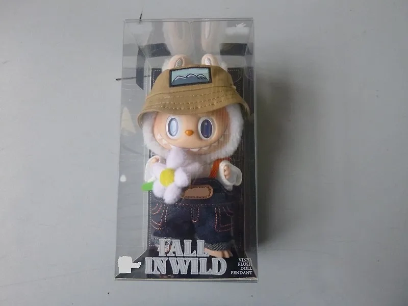 Таможенники нашли у россиянина, прибывшего из Пекина, 282 упаковки с трендовыми игрушками «Лабубу». Фото © ФТС России