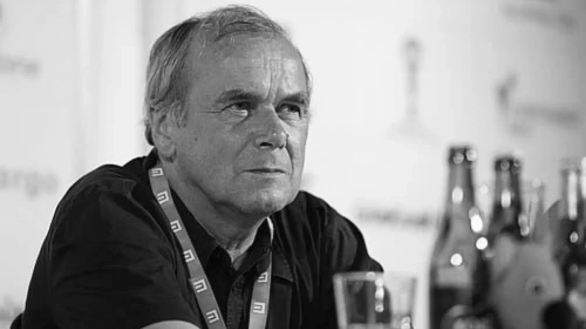 Владимир Смутны. Обложка © Wikipedia / Пётр Новак