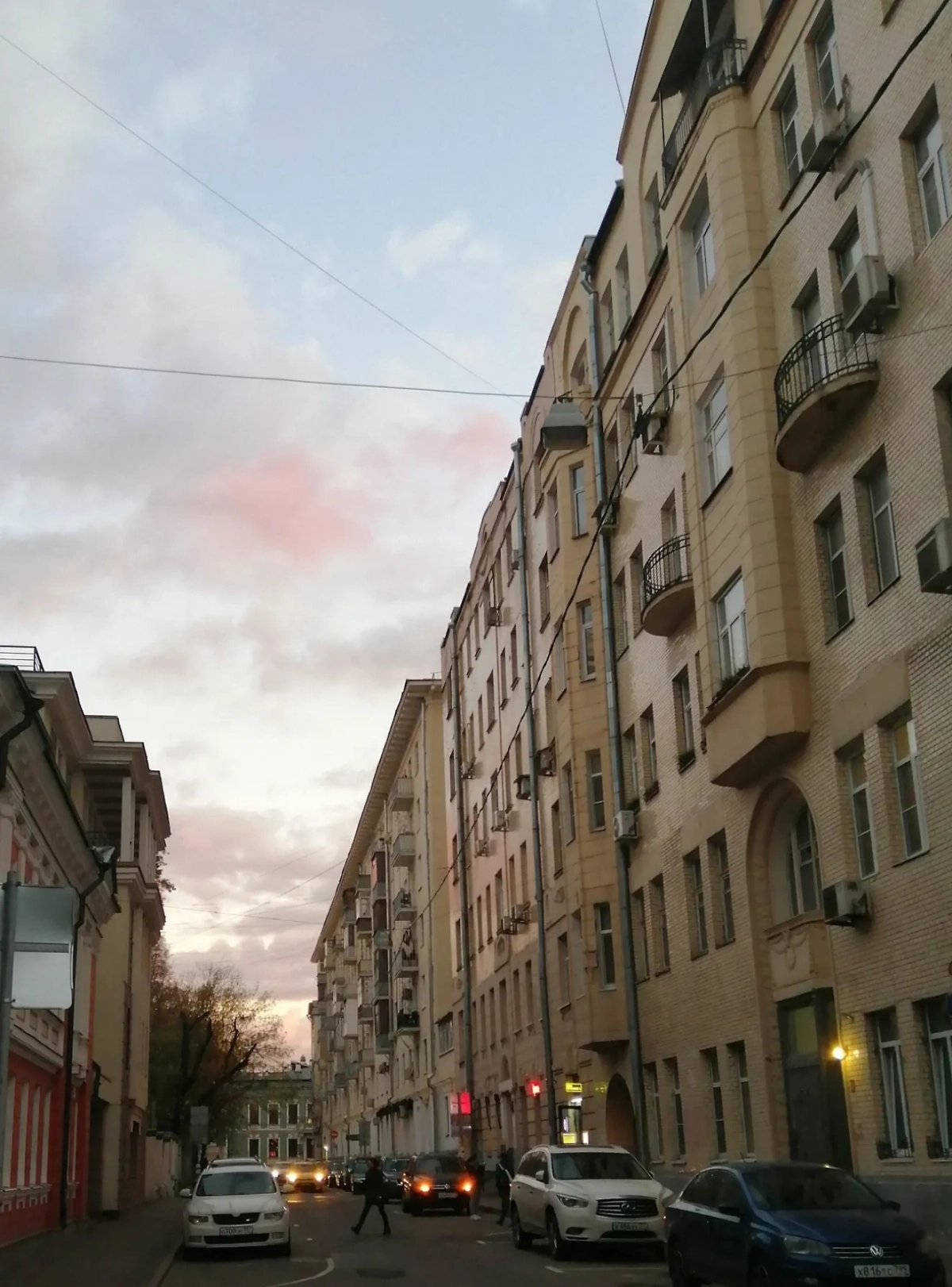 Справа дом Павла Деревянко. Фото © 2Gis