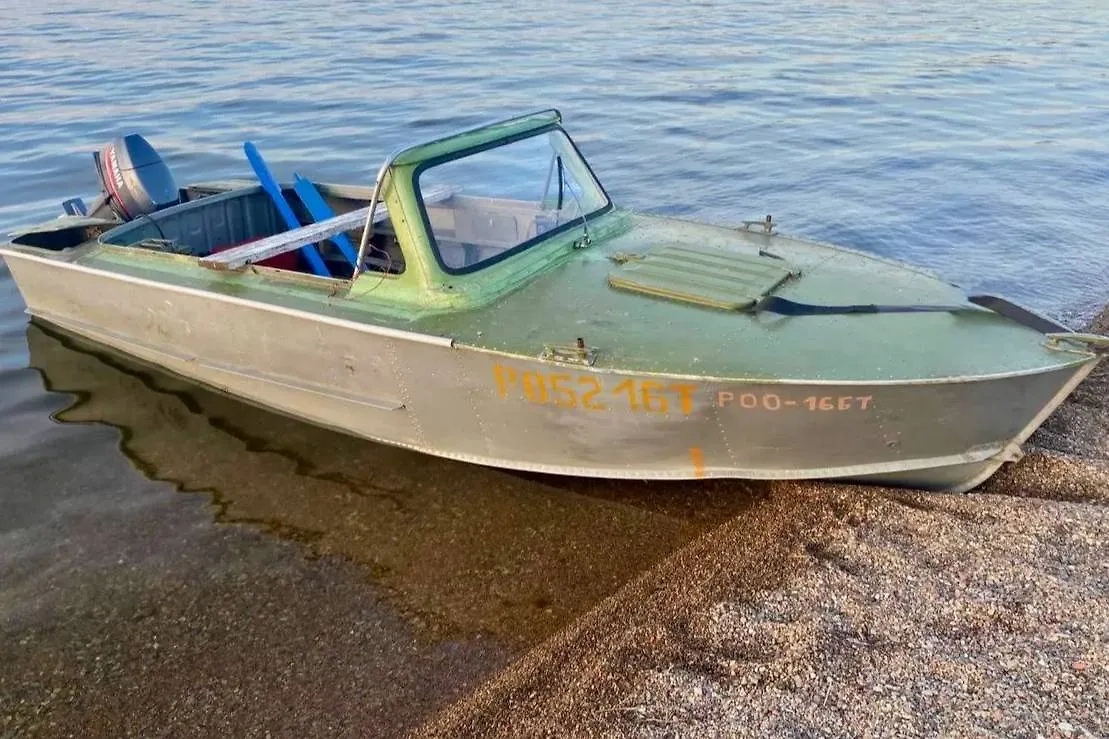 Катер виновника. Обложка © Telegram / Восточное межрегиональное следственное управление на транспорте СК России