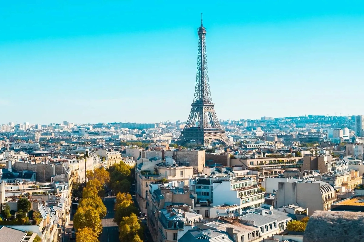 Париж, Франция. Обложка © freepik / wirestock