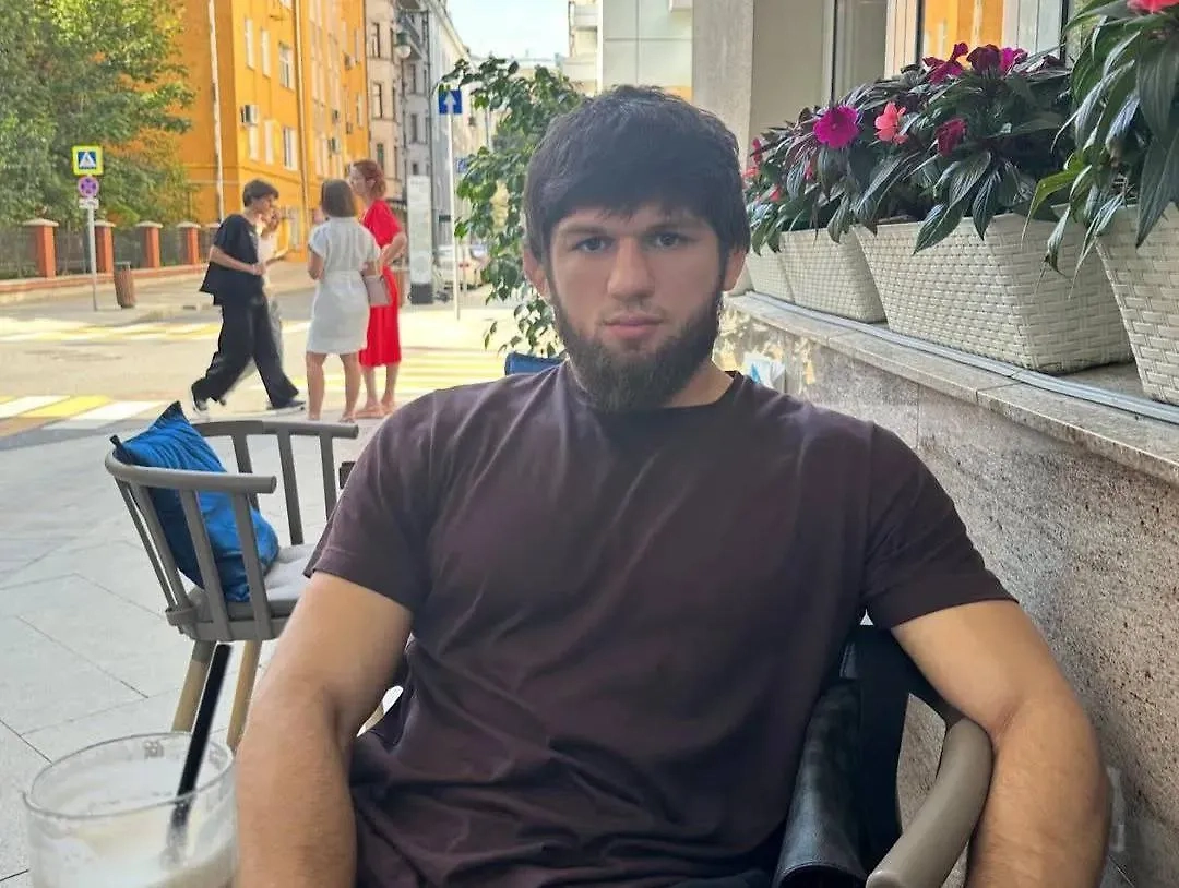 Тимур Хизриев. Обложка © Instagram (признан экстремистской организацией и запрещён на территории Российской Федерации) / khizriew111