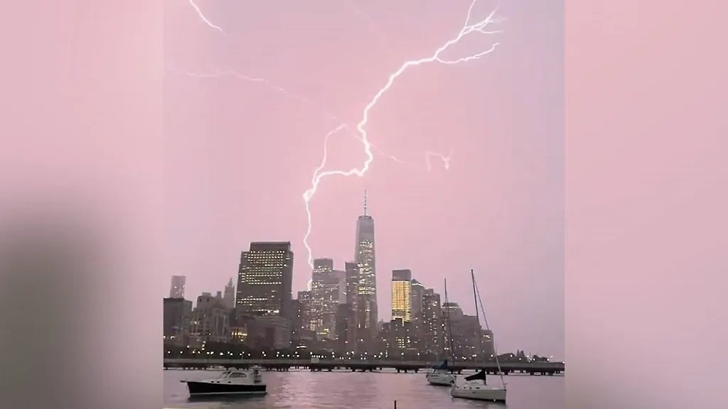 Обложка © Х / maximusupinnyc