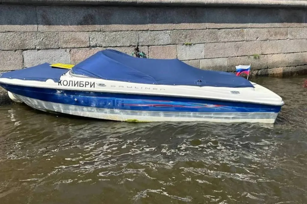 Пострадавший катер. Обложка © Telegram / Северо-Западная транспортная прокуратура