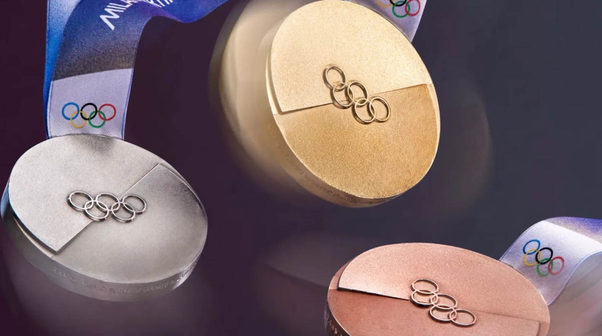 МОК представил медали зимних Олимпийских игр-2026. Обложка © olympics.com