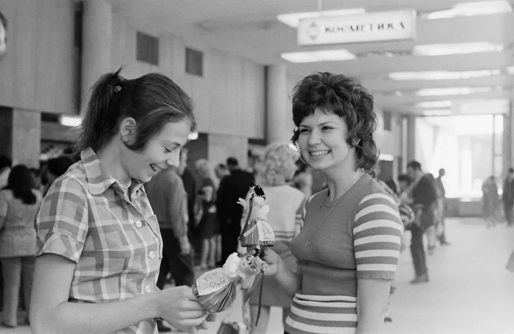 «Ванда» и «Польская мода» представляли Польшу. Польша была заветной мечтой многих граждан, но попадали туда единицы. Фото © ТАСС / Кошевой Виктор