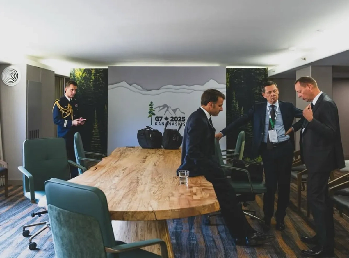 Макрон. Фото ©  Instagram (признан экстремистской организацией и запрещён на территории Российской Федерации)/ soazigdelamoissonniere