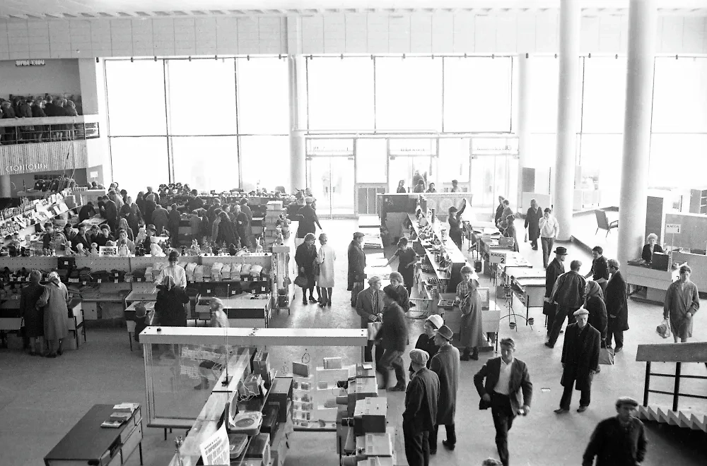 Венгрия тоже входила в ОВД, и у неё в Москве тоже открылось целых два магазина. Фото © РИА Новости / Валерий Шустов