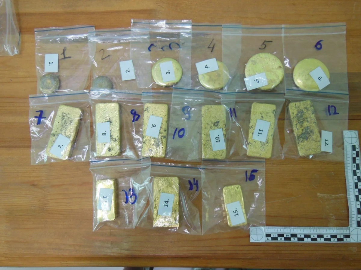 Изъятые слитки. Фото © пресс-служба Дальневосточного таможенного управления