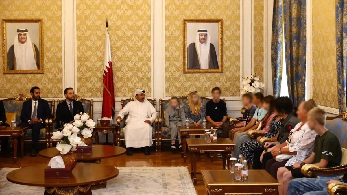 Россия при посредничестве Катара передала 11 детей украинским семьям. Обложка © Telegram / Мария Львова-Белова