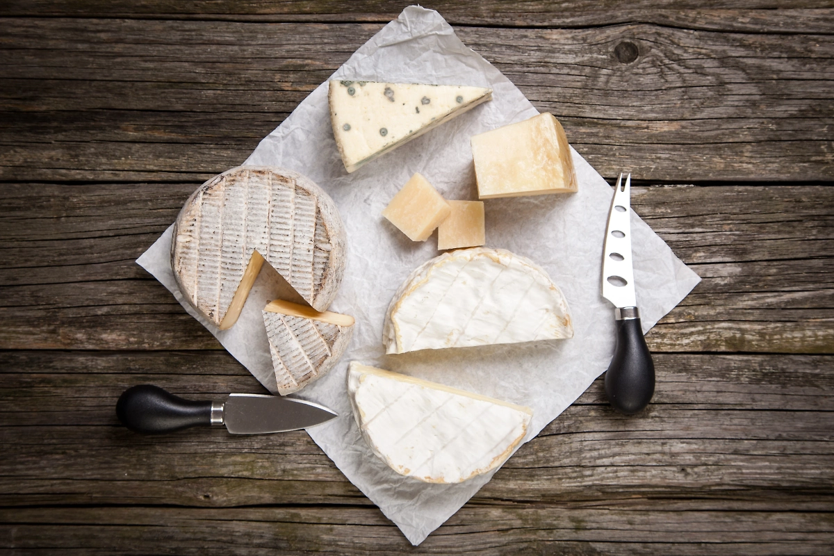 Обложка © Shutterstock / FOTODOM/ George Dolgikh 