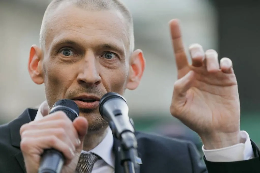 Сергей Тихановский. Обложка © Белорусский оппозиционер Сергей Тихановский во время выступления с речью на встрече со сторонниками. Zuma\TASS