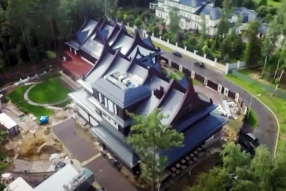 Тайский особняк Григория Лепса. Фото © YouTube / Naminesnilos