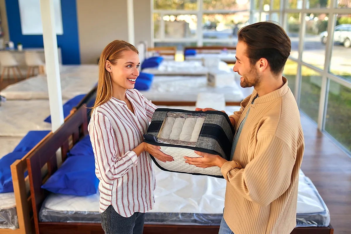 Как правильно выбрать хороший матрас. Обложка © Shutterstock / FOTODOM / ORION PRODUCTION