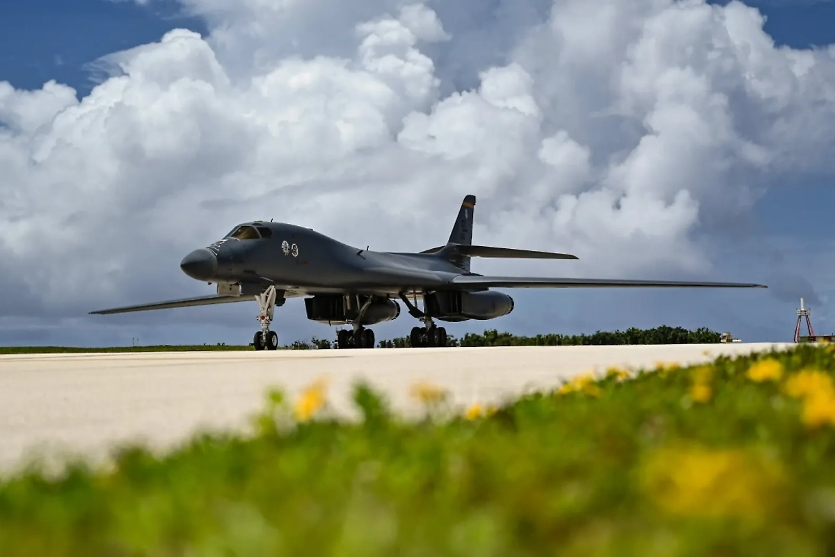 Бомбардировщик B-1 Lancer. Обложка © X / INDOPACOM
