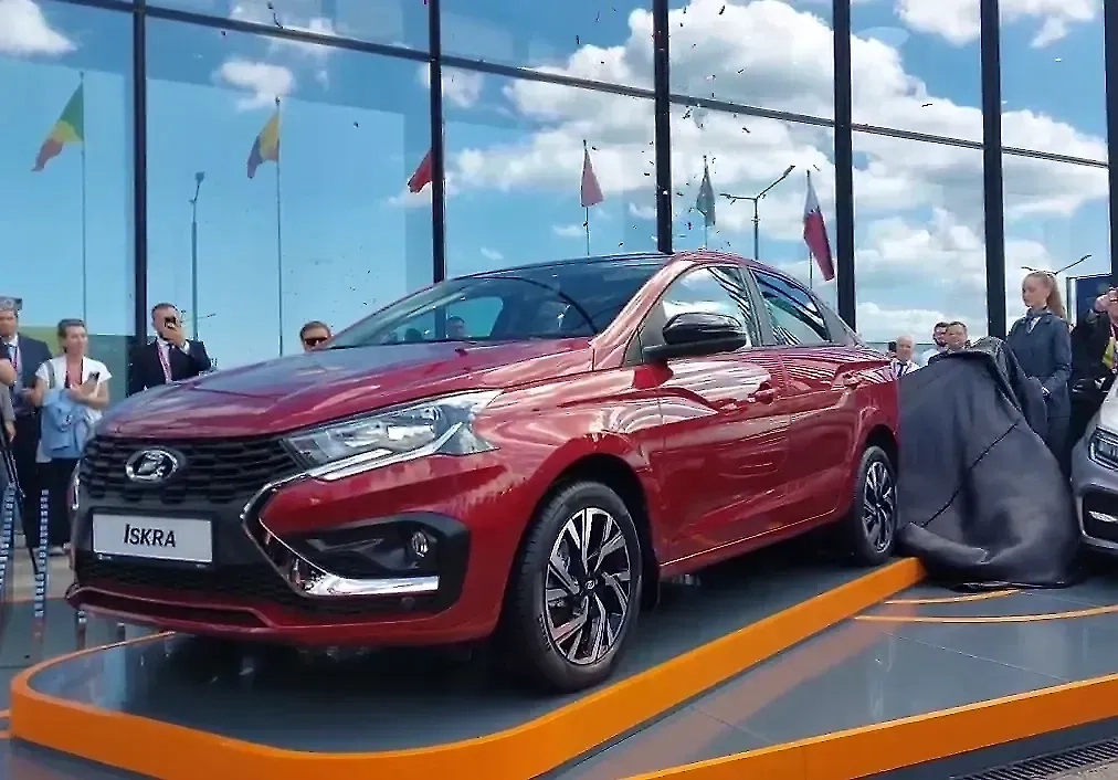 Lada Iskra. Обложка © Life.ru