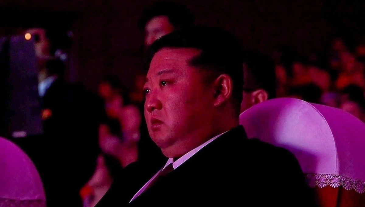 Ким Чен Ын. Обложка © Х / @The_SaffronSoul