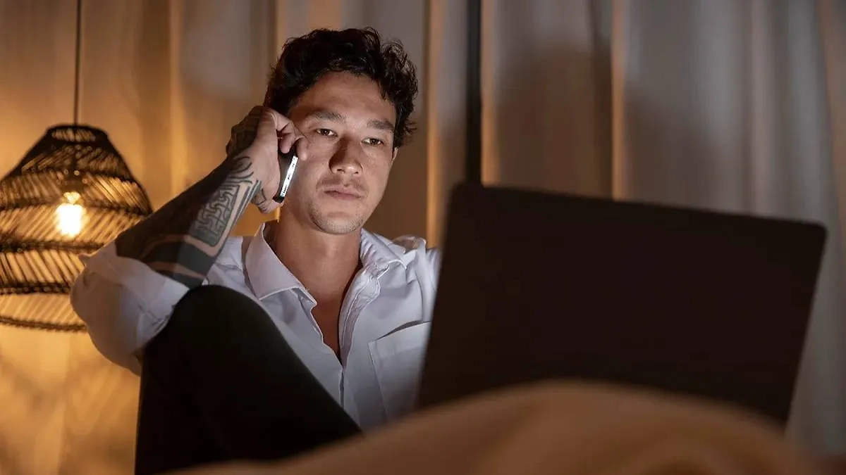 Помехи в телефоне не всегда свидетельствуют о прослушке. Фото © Freepik 