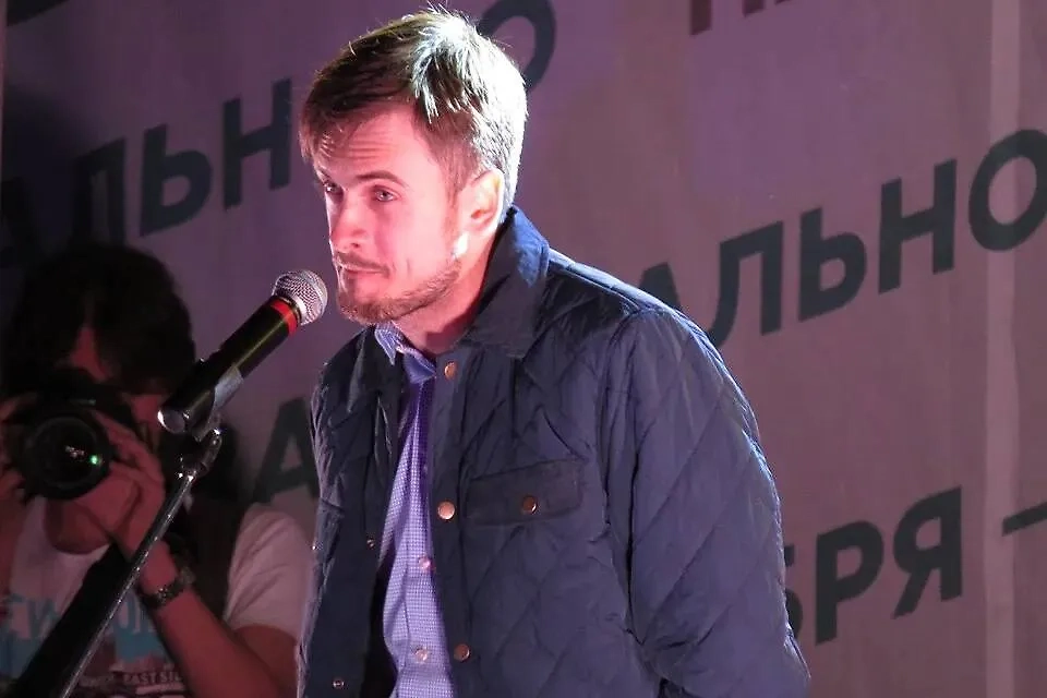 Пётр Верзилов**. Обложка © Wikipedia / putnik