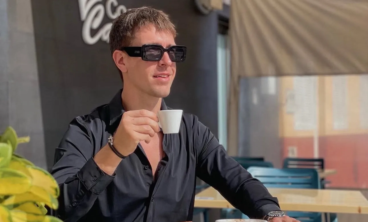 Алекс Лесли. Обложка © Instagram (признан экстремистской организацией и запрещён на территории Российской Федерации)/ alexlesley11