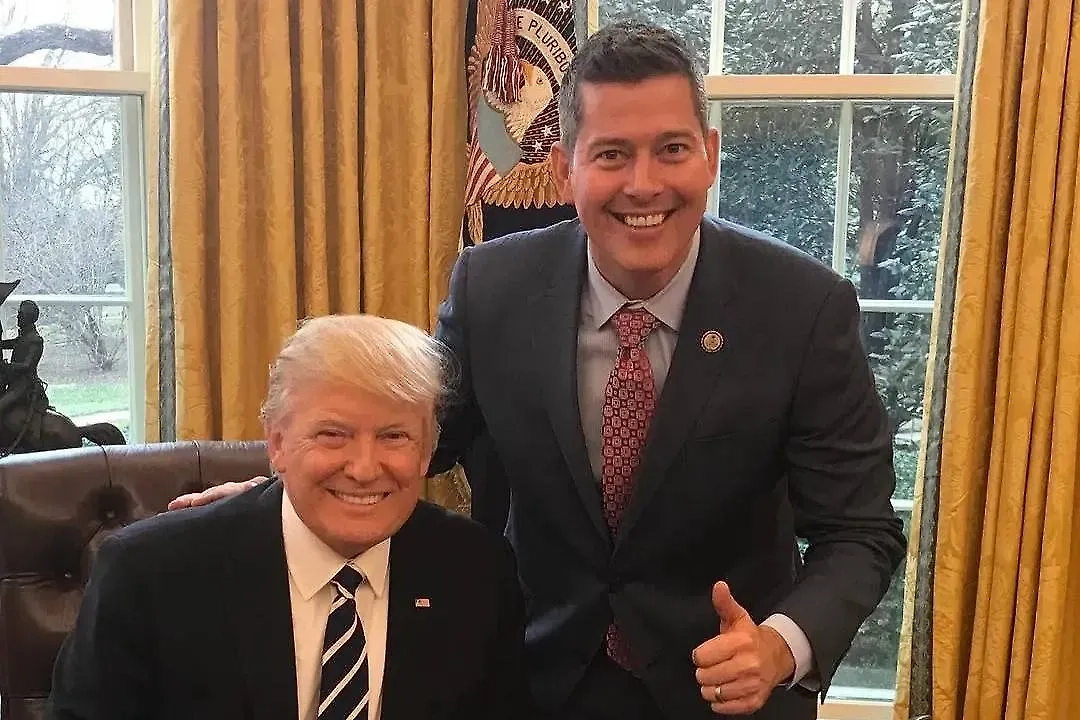 Дональд Трамп и Шон Даффи. Обложка © Instagram (соцсеть запрещена в РФ; принадлежит корпорации Meta, которая признана в РФ экстремистской) / repseanduffy