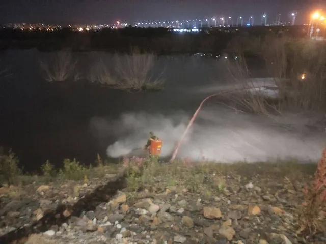 Ликвидация последствий разлива нефтепродуктов. Обложка © VK / Город Иркутск