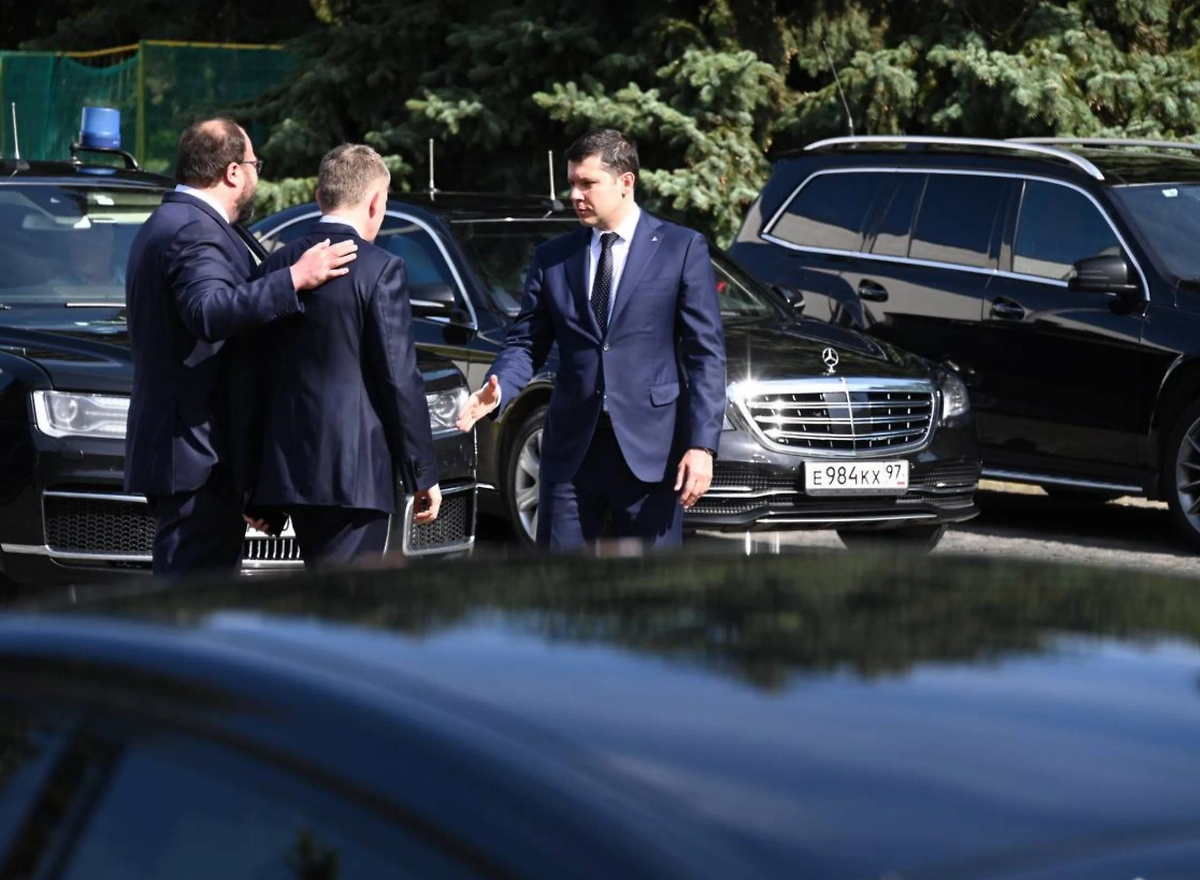 Закончилось прощание со Старовойтом в Москве. Фото © Life.ru