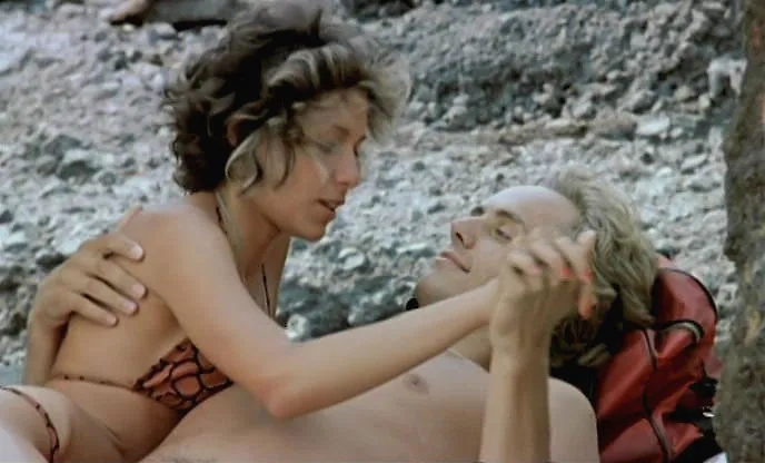 Наталья Негода в фильме «Маленькая Вера» 1988 года вызвала скандал своим откровенным купальником и сценами завтрака в постели. Фото © Кадр из фильма «Маленькая Вера», режиссёр Василий Пичул, сценарист Мария Хмелик / Kino-teatr