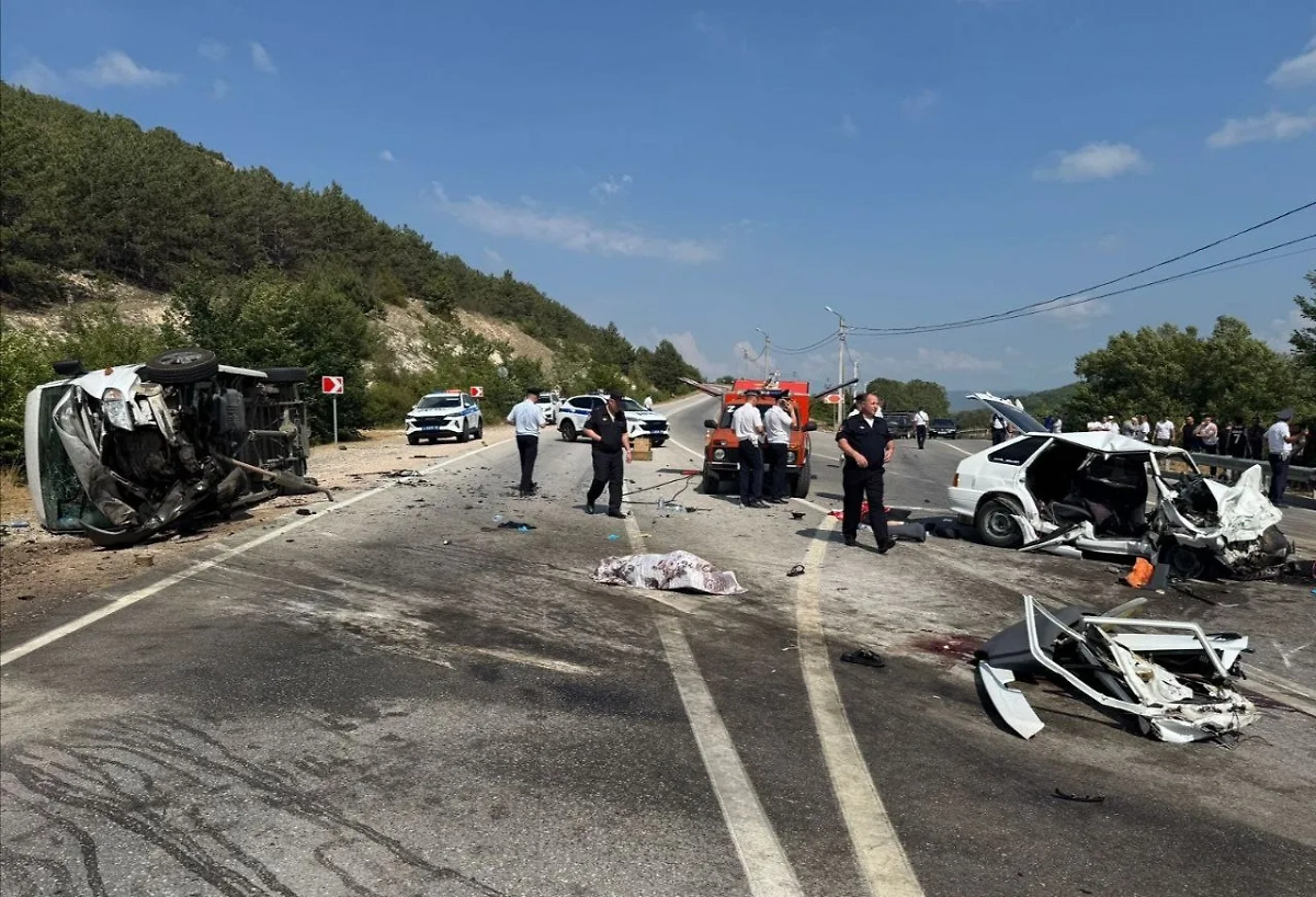 Последствия аварии на трассе в Севастополе. Обложка © Telegram / Прокуратура города Севастополя