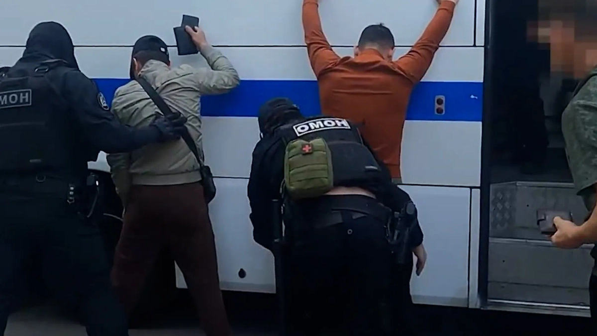 В Балашихе силовики проверили более 500 мигрантов. Обложка © Telegram / Росгвардия