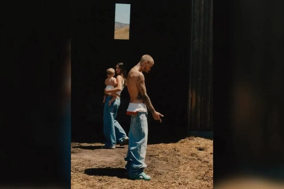 Джастин Бибер опубликовал фото с сыном и женой. Обложка © Instagram (признан экстремистской организацией и запрещён на территории Российской Федерации)/ lilbieber.