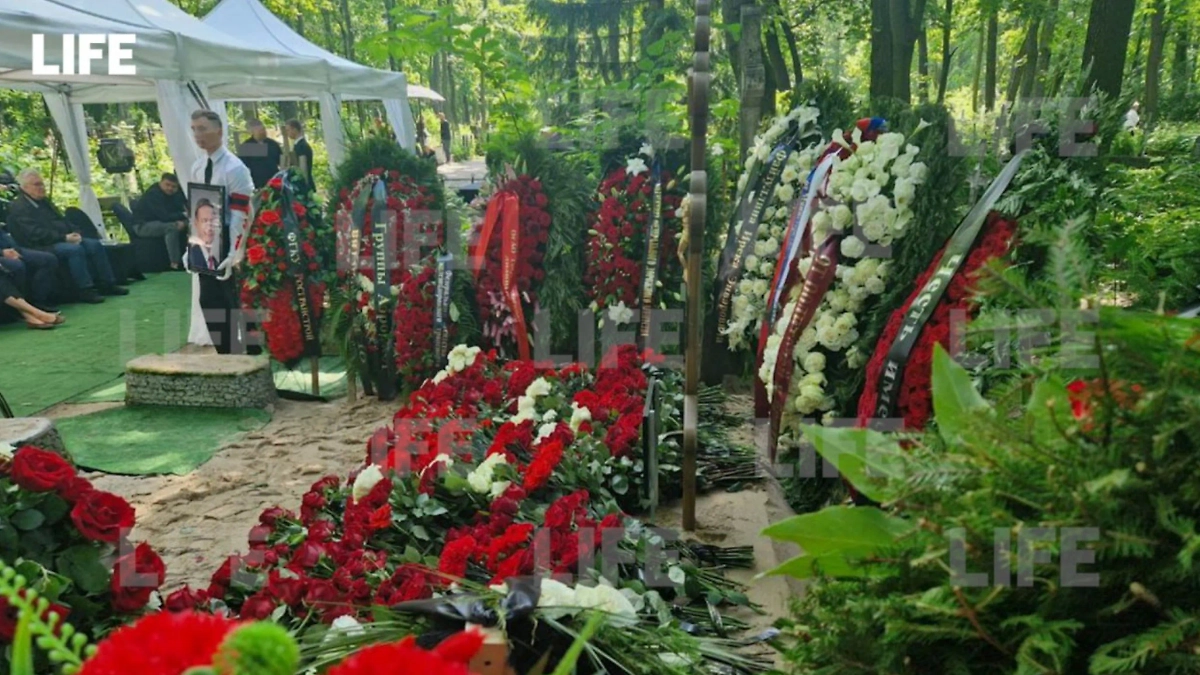 Могила Старовойта. Фото © Life.ru