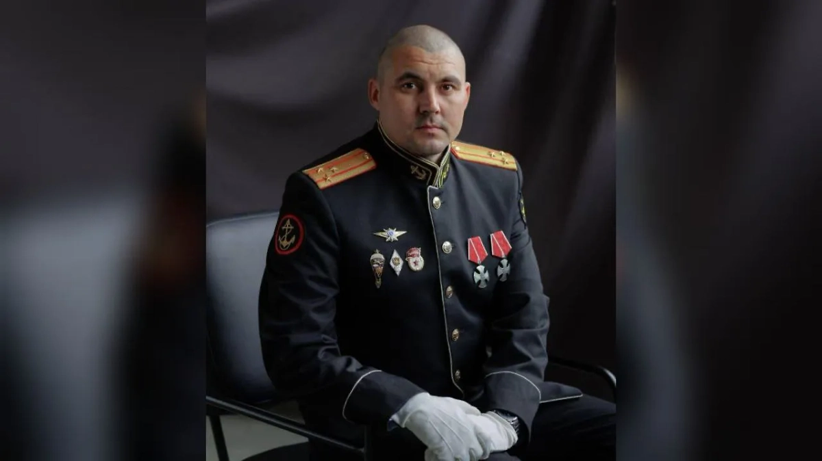 Командир 155-й отдельной гвардейской Курской орденов Жукова и Суворова бригады морской пехоты Сергей Ильин. Обложка © VK / Администрация Урмарского муниципального округа