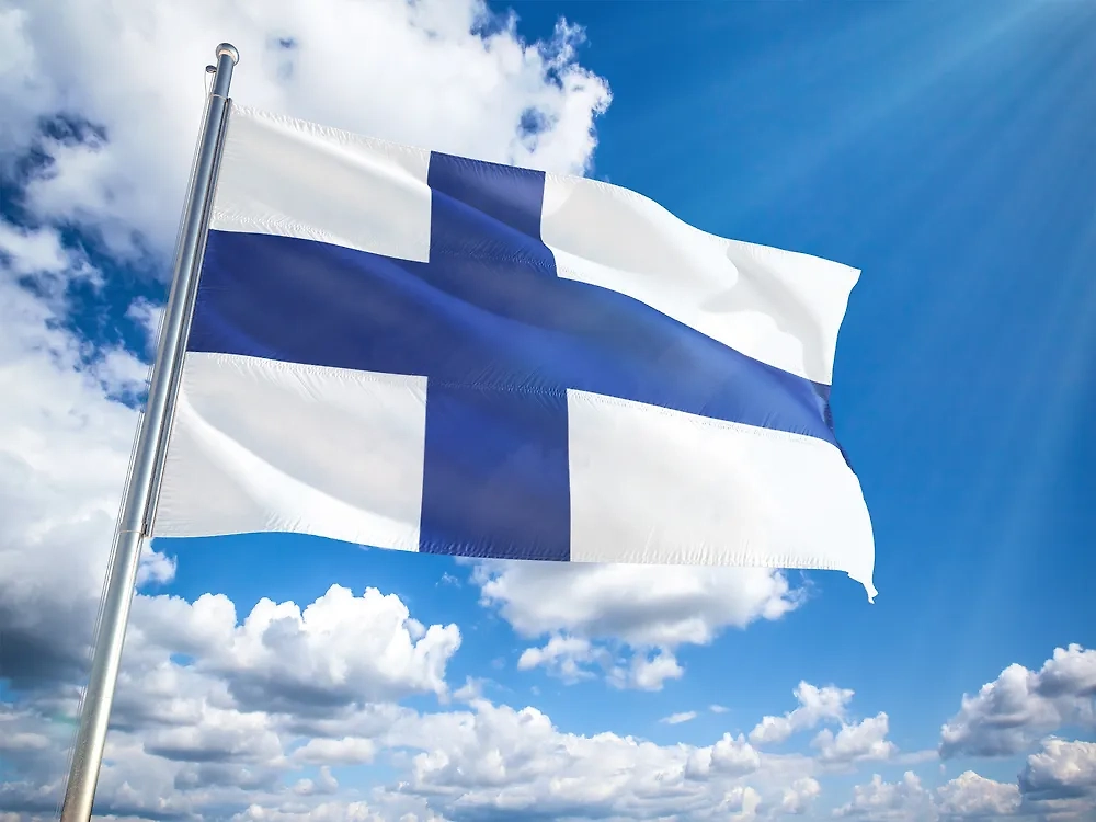 Обложка © Shutterstock / FOTODOM / Red in