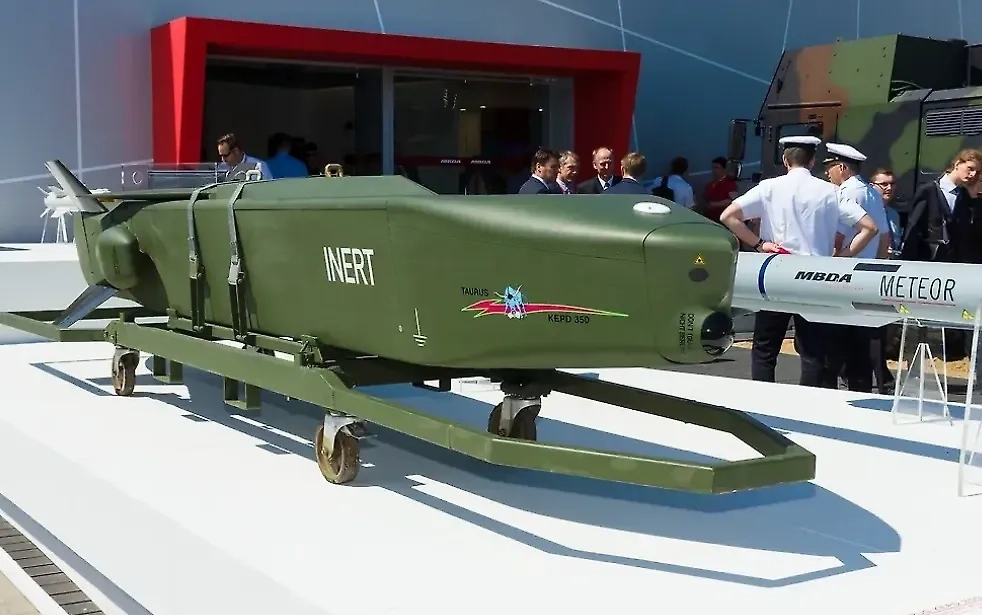 Ракета. Обложка © Shutterstock / FOTODOM / Sergey Kohl