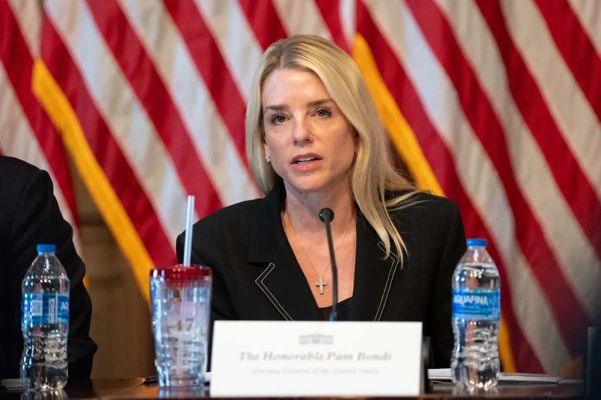 Пэм Бонди. Обложка © X / Attorney General Pamela Bondi