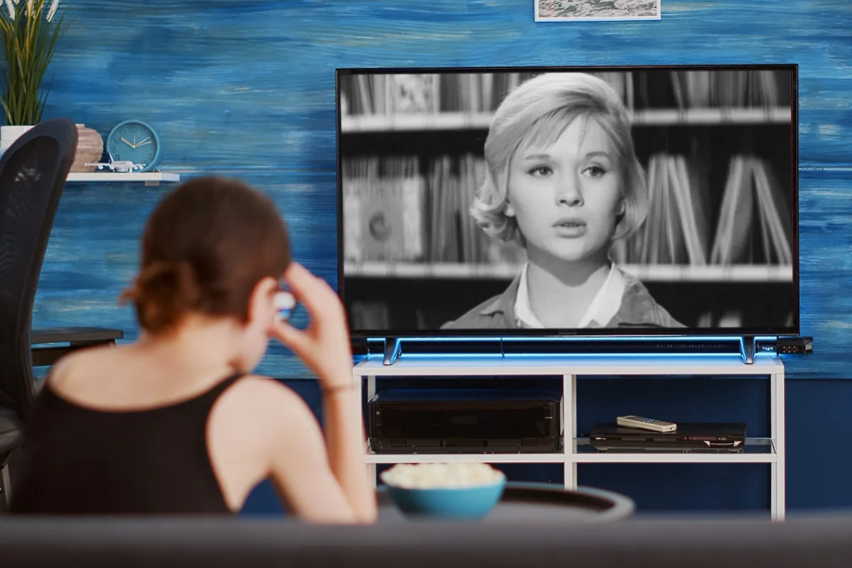 Обложка © Коллаж © Life.ru, фото © Freepik, © Кадр из фильма «Я шагаю по Москве», режиссёр Георгий Данелия, сценарист Геннадий Шпаликов / Kinopoisk