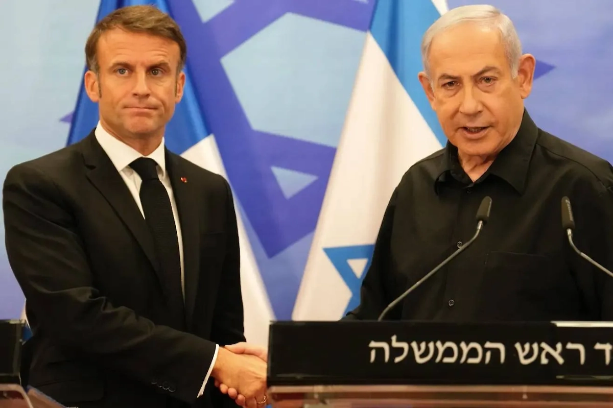 Эмманюэль Макрон и Биньямин Нетаньяху. Обложка © ТАСС / AP