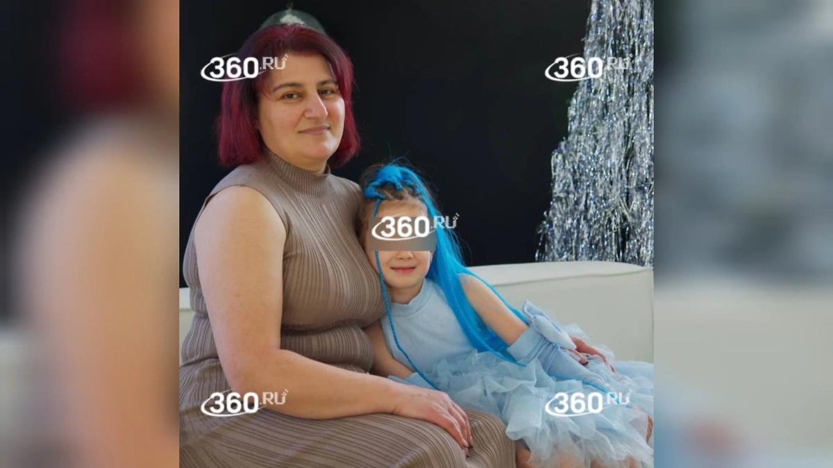 Марине Авалян с внучкой. Фото © Telegram / 360.ru